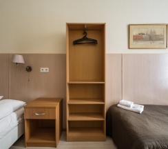 Трехместный номер с общей ванной комнатой в Алиса