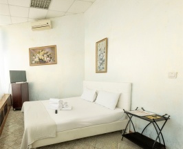 Номер с индивидуальной ванной комнатой вне номера (двуспальная кровать) в Круиз