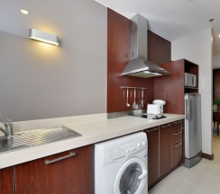 Двухместный люкс Executive с балконом двуспальная кровать в Grand Asoke Suites Boutique Residence