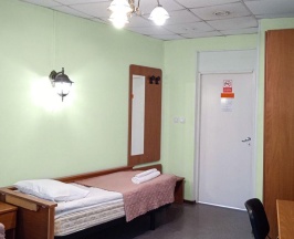 Кровать в 3-местном общем женском номере в Smart Hotel KDO Ладожский