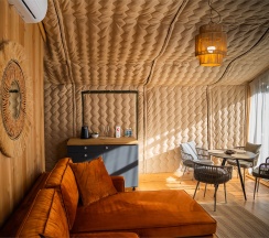 Лодж "Лесной" с террасой и огромными панорамными окнами в Lembo