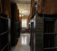 Общий номер до 20 гостей с двухъярусными кроватями (Мужской) в Dom hostel