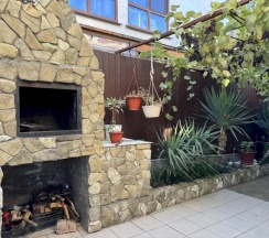 Апартаменты с 3 комнатами с красивым видом из окна в Как дома