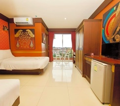 Двухместный номер Standard с балконом 2 отдельные кровати в 99 Residence Patong