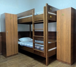 3номер. Кровать в общем 8 местном мужском номере в Сириус