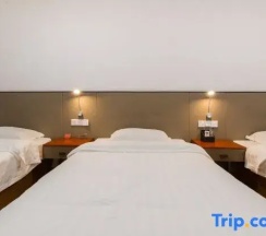 Трёхместный номер Deluxe в Holiday Inn Shanghai Dianhu (Zhujiajiao Scenic Area Ancient Town)