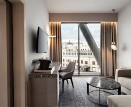 Семейный люкс с одной большой кроватью в Cosmos Selection Moscow Arbat