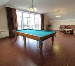 Коттедж с 5 комнатами с балконом и с красивым видом из окна в Коттеджи на Рублевке