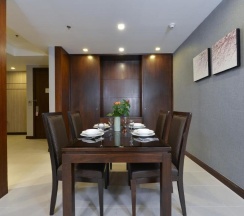 Трёхместный люкс Executive в Grand Asoke Suites Boutique Residence