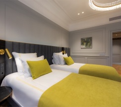 Делюкс в Генрих