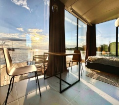 Зеркальный дом - первая линия в F911