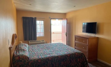 Трёхместный номер Standard в Palm Tree Inn