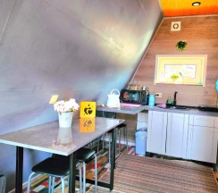 Коттедж А-Frame в Побег из квартиры