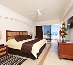 Marina с видом на залив в Sandos Finisterra All Inclusive