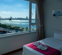 Трёхместный номер Standard с частичным видом на море в The Beach Front Resort Pattaya  - SHA Plus