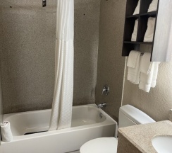 Четырёхместный номер в Super 8 by Wyndham San Antonio Downtown NE