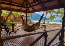 Двухместное бунгало Air-Conditioned Wooden beachfront двуспальная кровать в Lipe Beach Resort