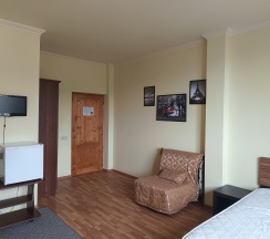 Стандартный пятиместный номер в Другое место