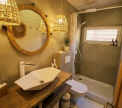 Tiny Панорама 40м² - дом повышенного комфорта: заезд с 16:30, выезд до 13:30 в Aframe Happy