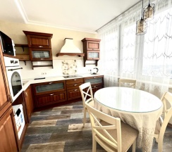 Апартаменты Clever House Трехкомнатные Бизнес ( ул. Щербаковский переулок, 7) в ApartKazan у Кремля
