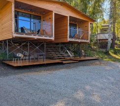 Домик с панорамными окнами и видом на горы.  в Алтай Лэнд