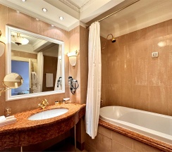 Улучшенный номер без вида (внутренний двор или мансарда) в Taleon Imperial Hotel