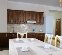 Четырёхместный номер Premium с красивым видом из окна в Golden Park