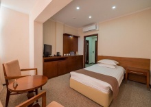 Номер стандарт семейный с 3 односпальными кроватями (с завтраком) в Sagaan Morin Hotel