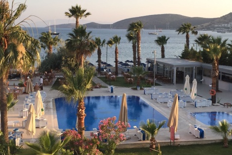 Битез: Отель Nagi Beach Hotel