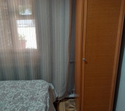 Стандартный семейный номер с 1 двуспальной и 2 односпальными кроватями в Ghouse