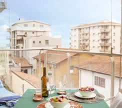 Двухместная студия Deluxe с балконом двуспальная кровать в Residence Sunrise Cesenatico
