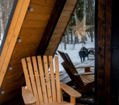 Коттедж Comfort с красивым видом из окна в Deep Lake House
