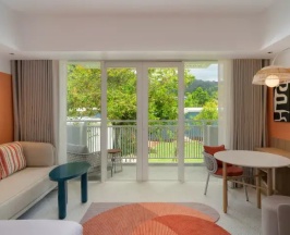 Семейный люкс Deluxe в Centara Karon Resort Phuket