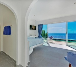 Бунгало рядом с пляжем в La Perle Luxury Boutique Hotel