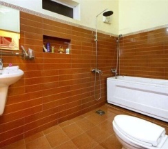 Семейный номер Standard с балконом и с видом на сад в Strawberry Garden Homestay