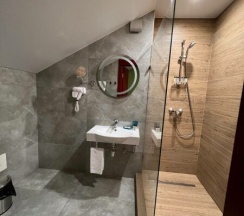 Двухместный номер "Мини-Стандарт" с раздельными кроватями,без балкона в White Peak