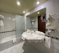 Двухместный номер Standard с видом на море 2 отдельные кровати в Курортный отель Grand Oasis Resort