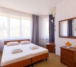 Стандартный четырехместный номер в Grand Crystal Group