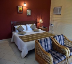 Двухместная вилла двуспальная кровать в Indismart Woodbourne Resort