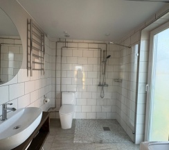 Четырёхместный семейный коттедж с видом на внутренний двор в Ракита