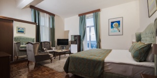 Кирения: Отель Dome Hotel