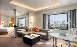 Двухместный полулюкс двуспальная кровать в Crowne Plaza Bangkok Lumpini Park, an IHG Hotel