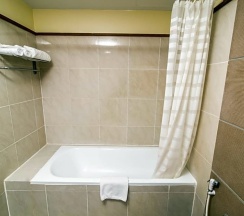 Двухместный номер Deluxe seafront двуспальная кровать в Seabreeze Jomtien Resort
