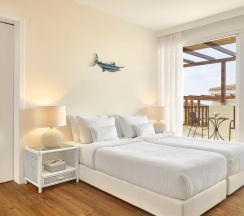Люкс семейный Casa Marina Superior с видом на сад в Grecotel Marine Palace & Aqua Park