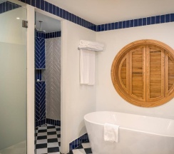 Двухместный Master Suite Privilege Swim Up двуспальная кровать в Ocean El Faro Resort - All Inclusive