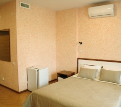 Двухместный номер с широкой кроватью и балконом в Озёрная