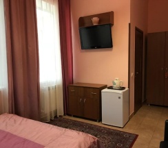 Номер стандарт с 1 двуспальной кроватью в Слобода
