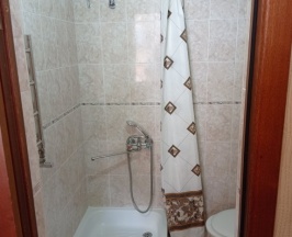 Двухместный номер Эконом с балконом двуспальная кровать в Людмила