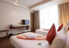 Двухместный номер Premier 2 отдельные кровати в On8 Sukhumvit Nana Bangkok by Compass Hospitality