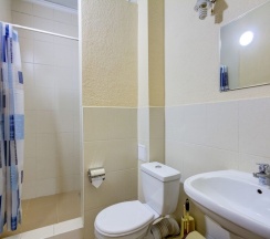 Кровать в общем номере в Classic Hostel